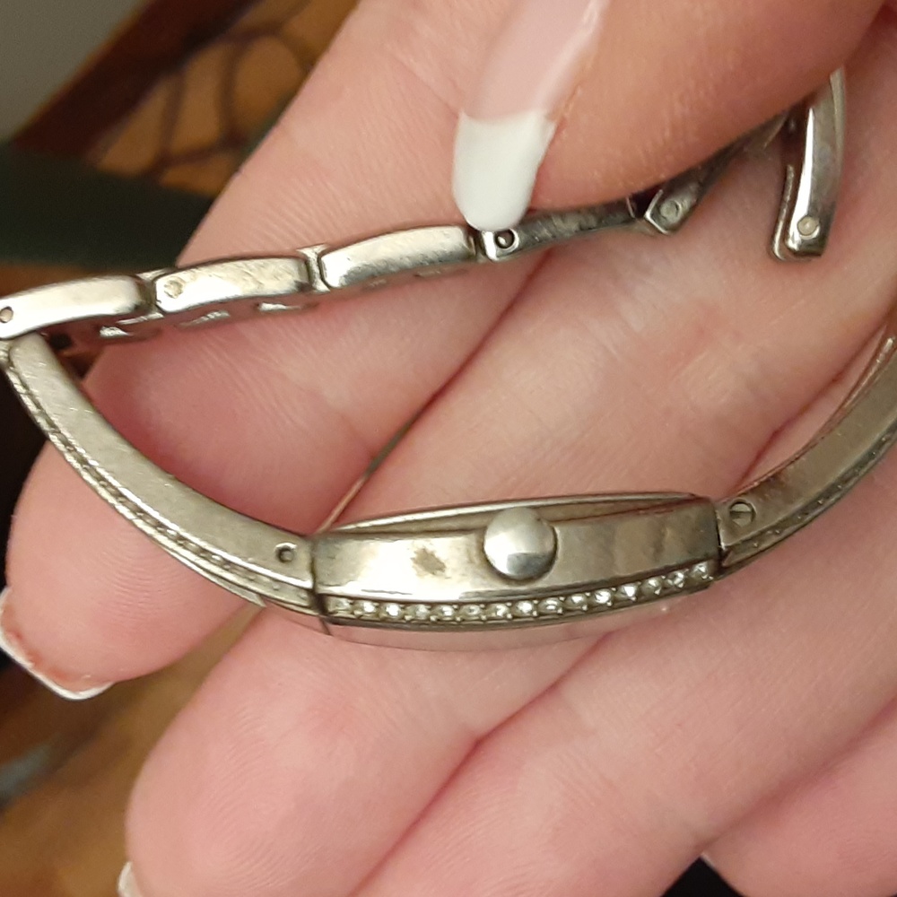 Vintage Guess Watch - Picture 5 of 6